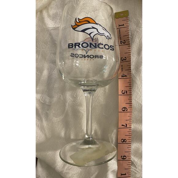 Denver Broncos,12oz Game Day Stemmed Wine Glass, Officially Licensed NFL Product - Picture 4 of 4